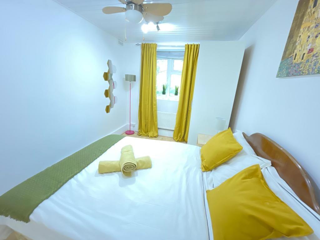 لندن Cosy Flat Close To East Finchley Station المظهر الخارجي الصورة