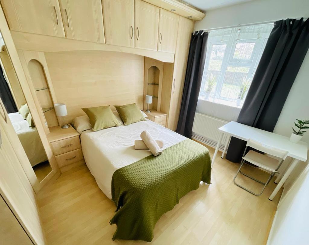 لندن Cosy Flat Close To East Finchley Station المظهر الخارجي الصورة