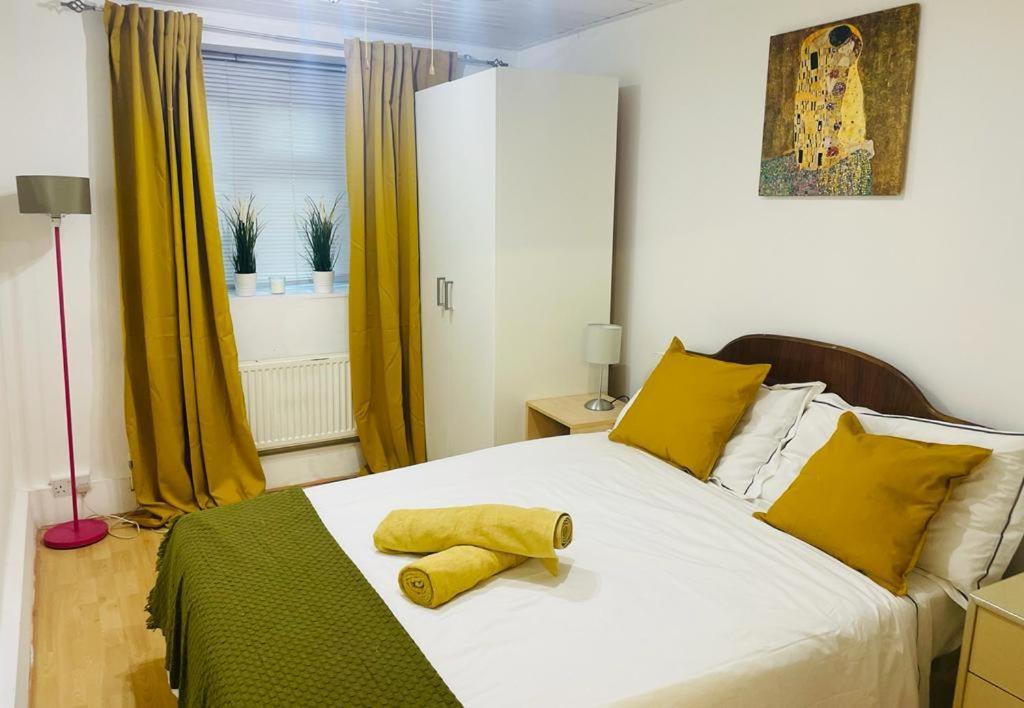 لندن Cosy Flat Close To East Finchley Station المظهر الخارجي الصورة