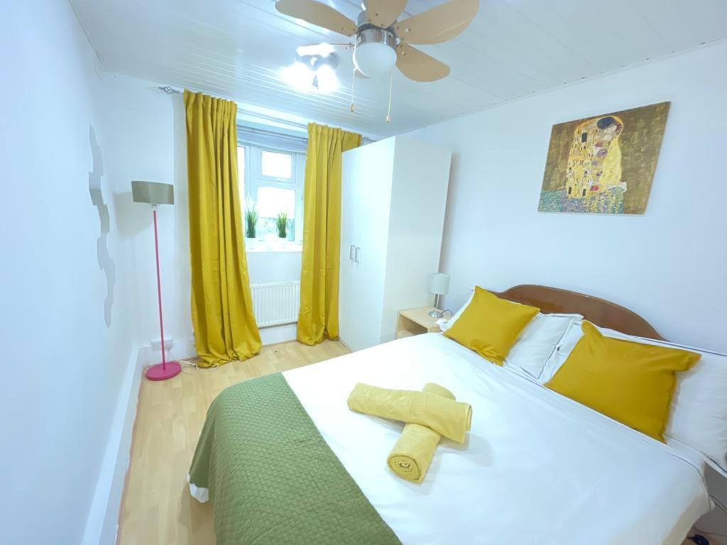 لندن Cosy Flat Close To East Finchley Station المظهر الخارجي الصورة