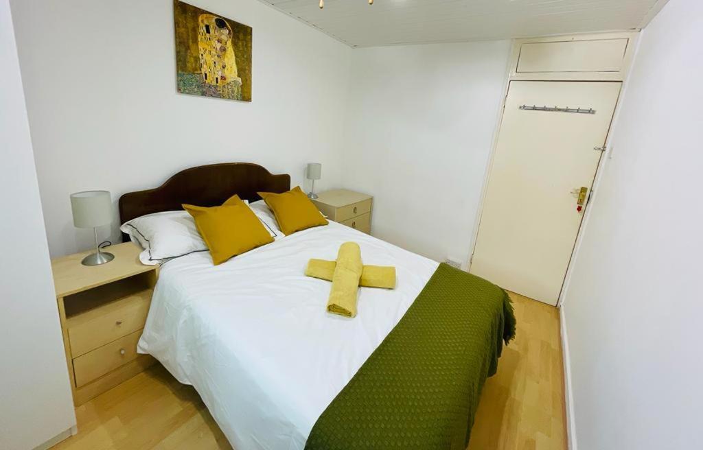 لندن Cosy Flat Close To East Finchley Station المظهر الخارجي الصورة